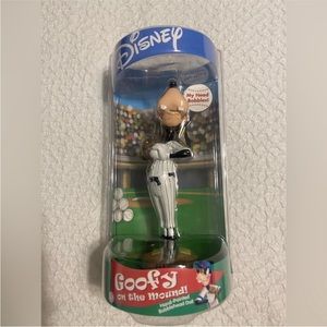 Disney Limited Chicago white socks Hand-Painted Disney Goofy On The Mound Bobbl…